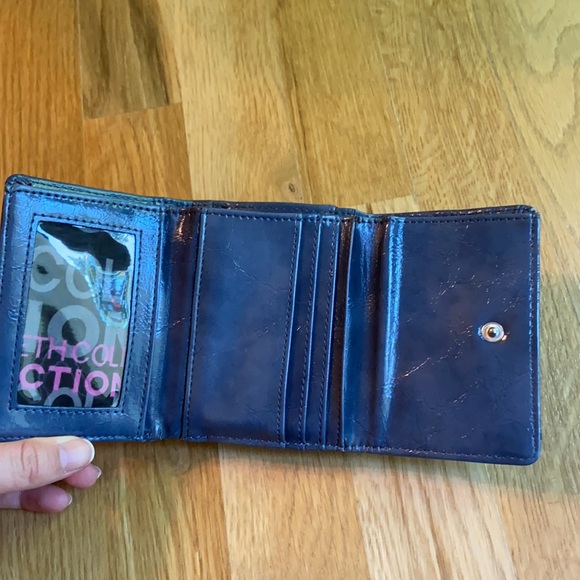 Kenneth Cole Wallet - Picture 2 of 5